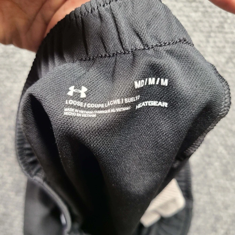 Under Armour HeatGear Shorts Medium Loose Fit Elastic Waist Gym Running Black